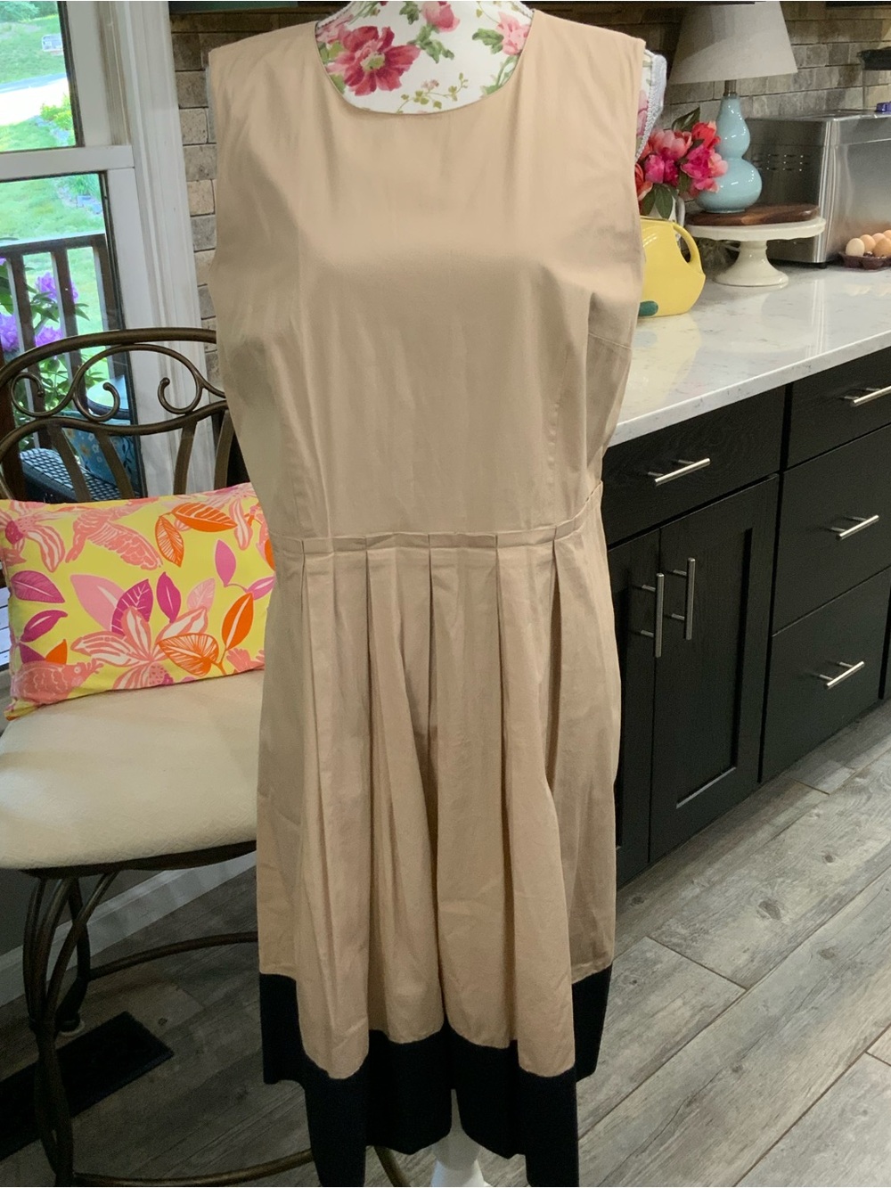 Talbots Fit Flare Dress 14 Tan Black Box Pleats Sleeveless Cotton Stretch Preppy